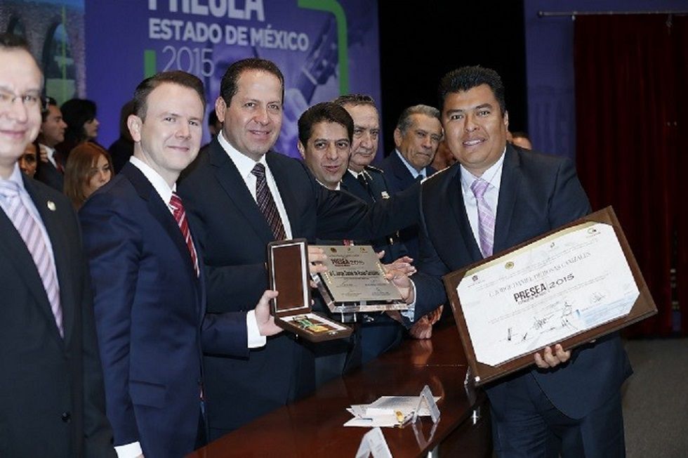 Entregan Presea Estado de México 2015 a quienes contribuyen a la grandeza del Edoméx