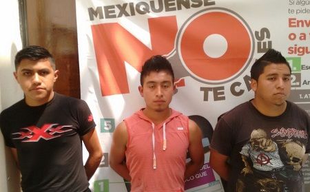 Capturan tres personas que robaban prendas en Chiconcuac la policía Municipal.