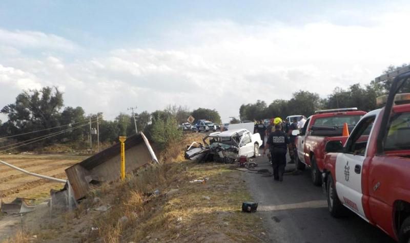Aparatoso accidente deja un muerto y tres heridos en la carretera Texcoco –Los Reyes la Paz.
