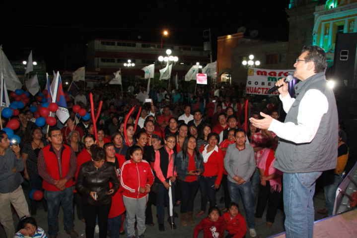 Marco Mena impulsara el programa más ambicioso de becas que haya existido en Tlaxcala 