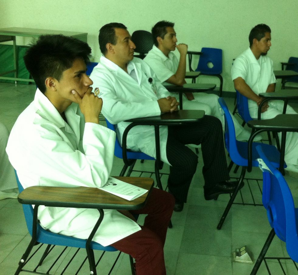 UEPAVIG capacita a médicos y enfermeras para prevenir casos de violencia contra mujeres en Chimalhuacan