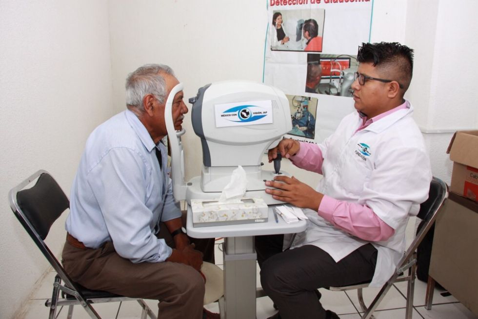 Chimalhuacanos reciben atención especializada en oftalmología y optometría