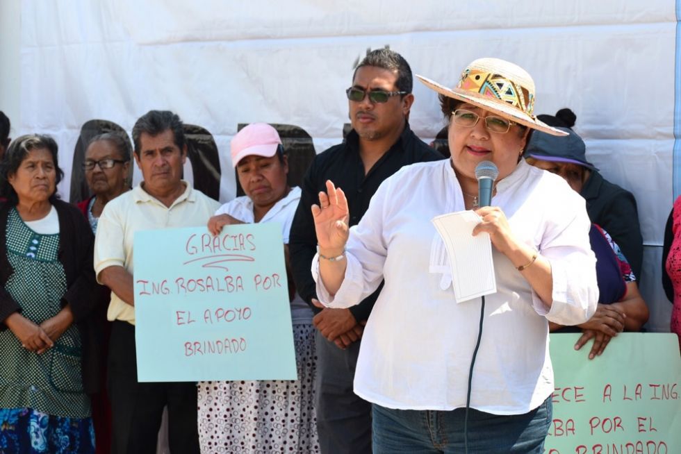 Alcaldesa de Chimalhuacán motiva a pobladores a estudiar y ejercitarse 