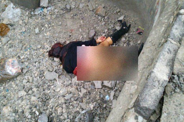 Matan a  mujer y la dejan  semidesnuda en terreno baldío en Valle de Chalco