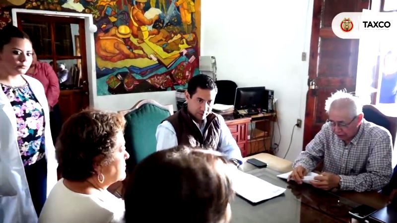 Omar Jalil se reunió con jubilados y pensionados de Taxco para realizar una agenda de actividades y apoyos para su delegación 