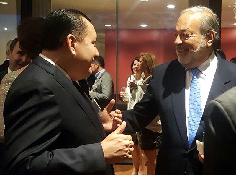 Propone Javier Saldaña al empresario Carlos Slim destine becas a estudiantes de escasos recursos