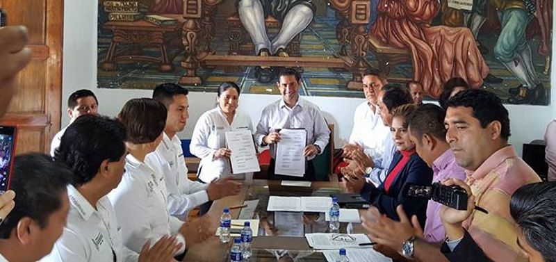 El gobierno de Taxco firmo el convenio de colaboración con ICATEGRO para llevar a cabo cursos de capacitación
