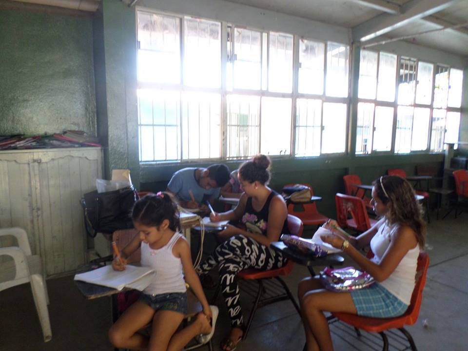 Inician descuentos salariales a docentes de la Costa Chica