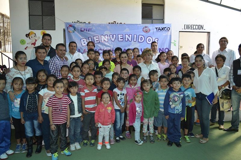 Lili Campos presidenta del DIF Taxco dio el arranque para los cursos de verano en el centro de atención infantil