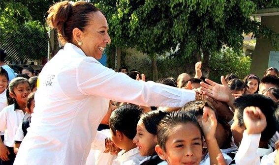 Útiles, uniformes escolares y zapatos gratuitos en Educación Básica, propone la diputada Silvia Romero 