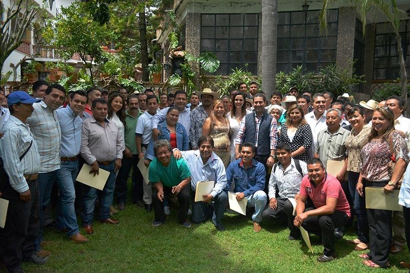 Omar Jalil Flores Majul tomó protesta a los comisarios electos para el periodo 2016-2017 en el municipio de Taxco