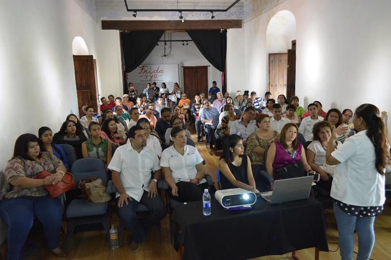 Gran participación de la sociedad taxqueña en la conferencia ’Trata y Sociedades’ realizada por el Instituto de la Mujer