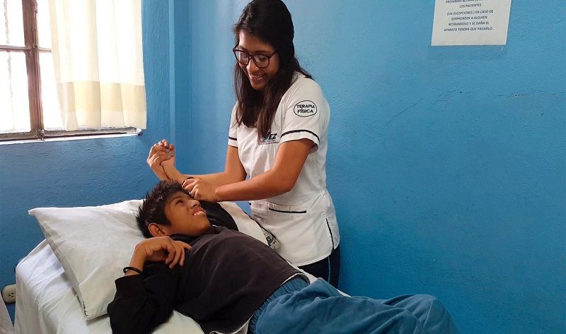Se da rehabilitación a más de 40 pacientes diariamente en la UBR del DIF Taxco
