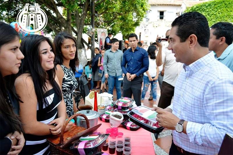 Omar Jalil inauguró la expo-emprendedores de la universidad politécnica del estado de Guerrero