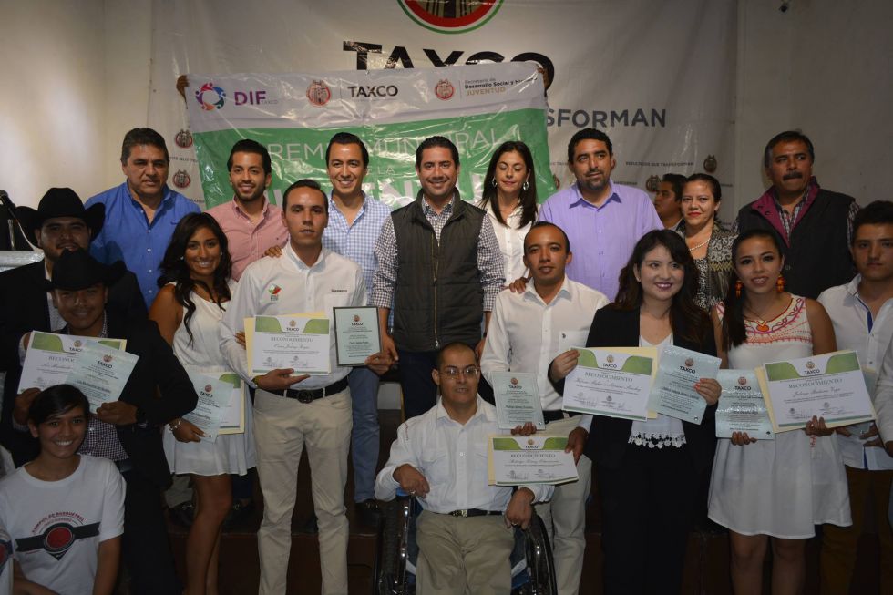 El gobierno de Taxco crea el ’Premio Municipal de la Juventud’ y reconoce el talento de jóvenes taxqueños