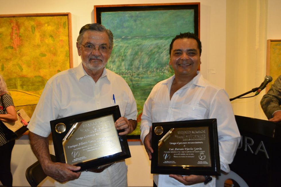 Honores para los ganadores del Premio Binacional Valladolid a las Letras 2016