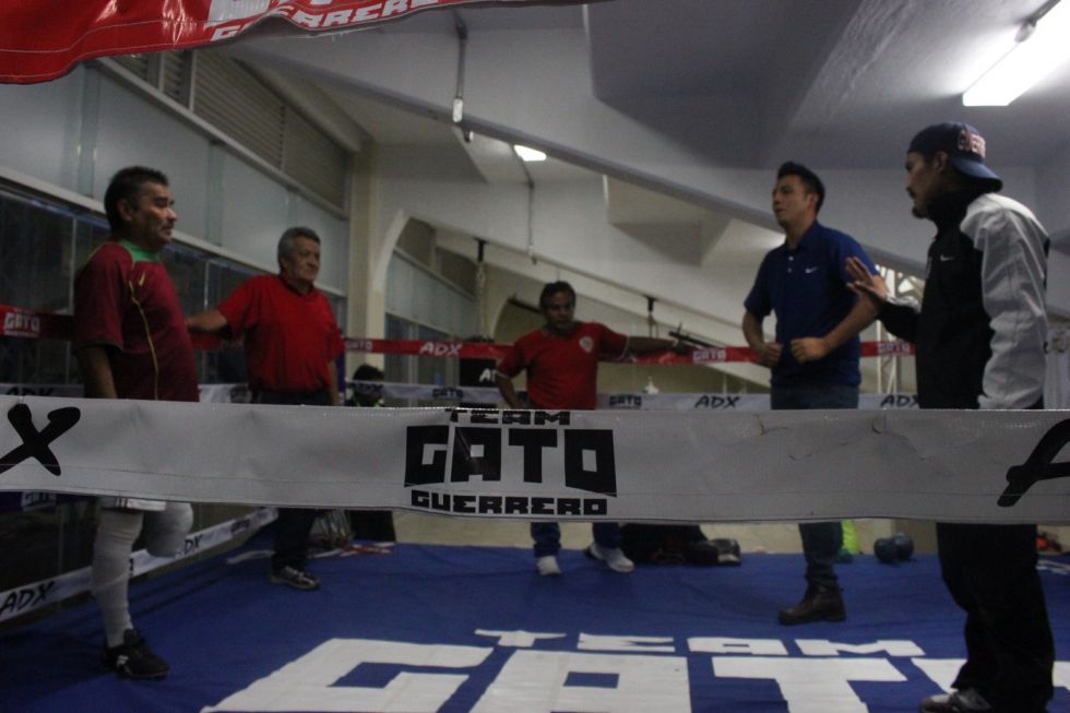 El Campeón Rodrigo ’El Gato’ Guerrero entrena al equipo de Futbol de Amputados Tlatoanis FC