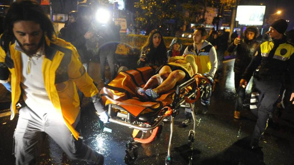 El atacante que mató a 39 personas en una discoteca en Estambul sigue prófugo