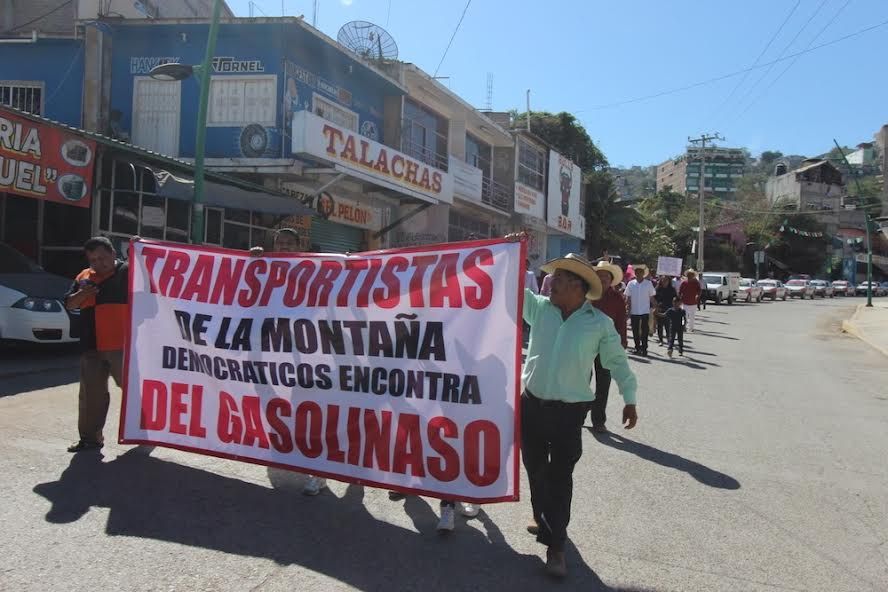 Siguen las manifestaciones en Tlapa por el "gasolinazo"