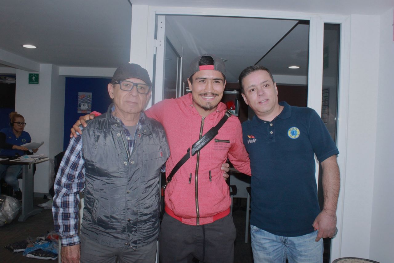 Los Kalis, Comprometidos con el deporte por más de 15 años los respaldan, Rodrigo el Gatito Guerrero, hoy visita OKA SPORTS, e  invita a no se pierdan su próxima pelea.