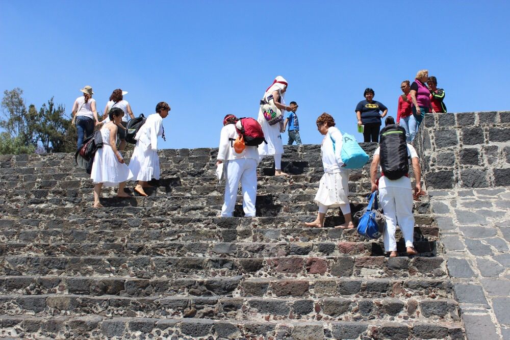 Chimalhuacanos reciben la primavera en zona arqueológica del Tecpan