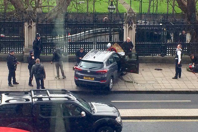 Ataque terrorista deja 4 muertos y 20 heridos en Parlamento de Londres