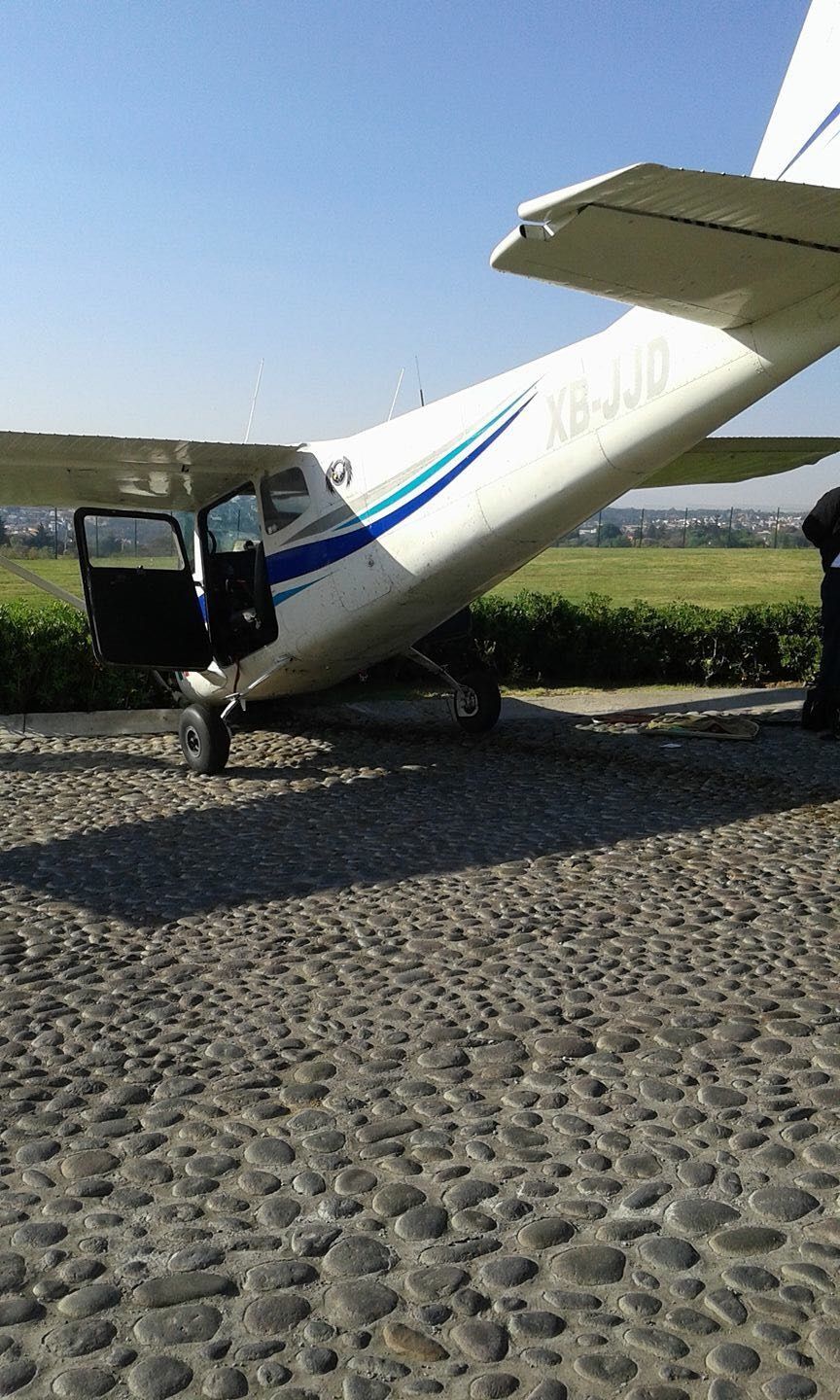 En Atizapán se desploma una avioneta, no hay víctimas