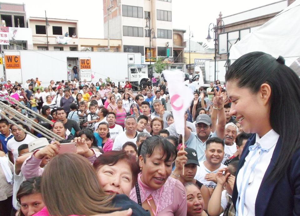 Perredistas se suman al PAN en Ecatepec