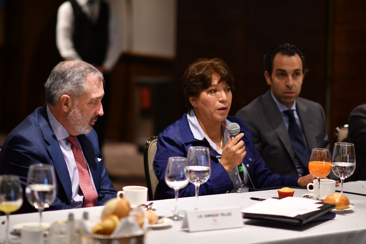 Delfina Gómez Álvarez, se reunió con los miembros de la Asociación de Desarrolladores Inmobiliarios (ADI).