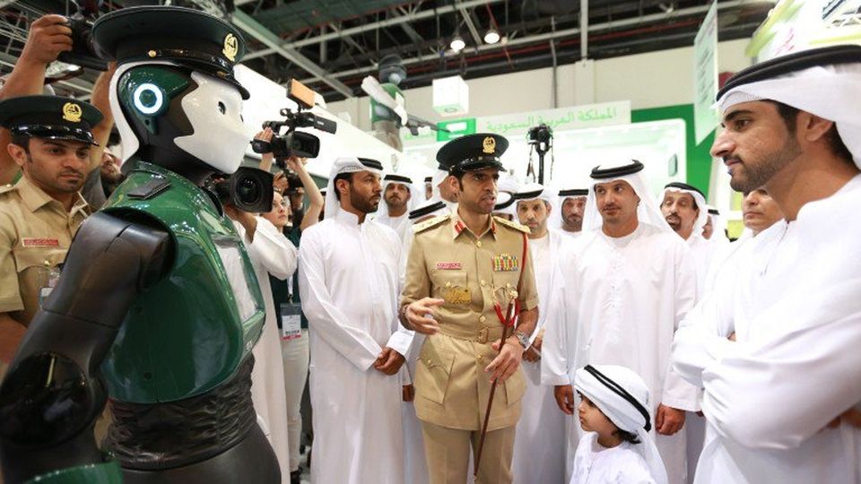 Robocop ya patrulla las calles de Dubai
