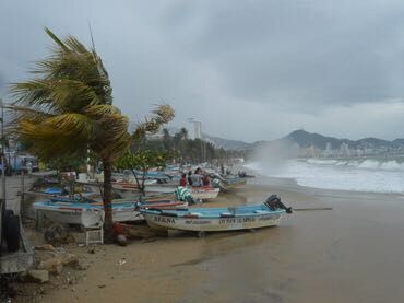’Hilary’ amenaza con ser huracán categoría 1; ya causa daños en Guerrero