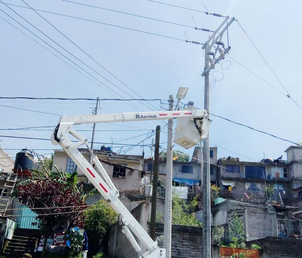 Se reparan luminarias para mayor seguridad en Ixtapaluca