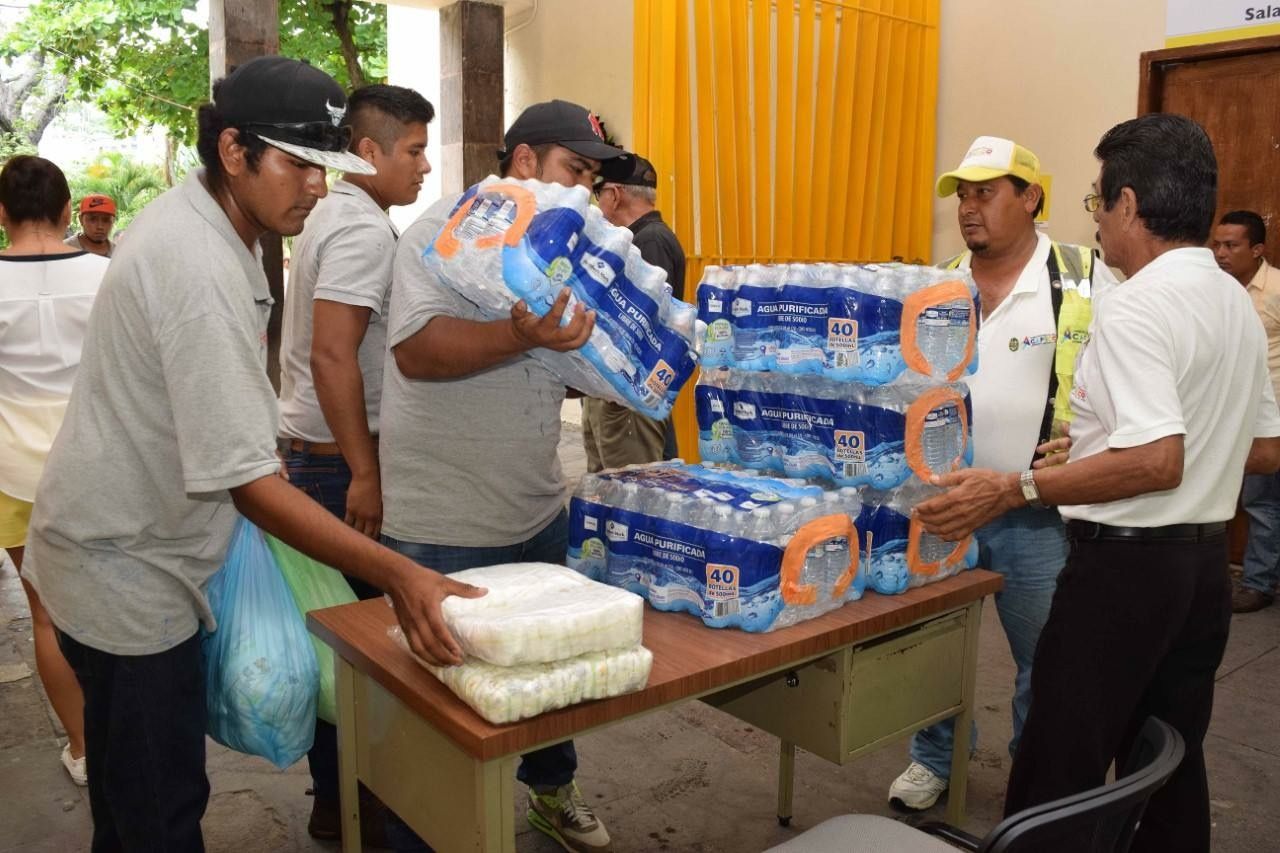 Instala Evodio centros de acopio para ayudar a damnificados de Oaxaca y Chiapas 