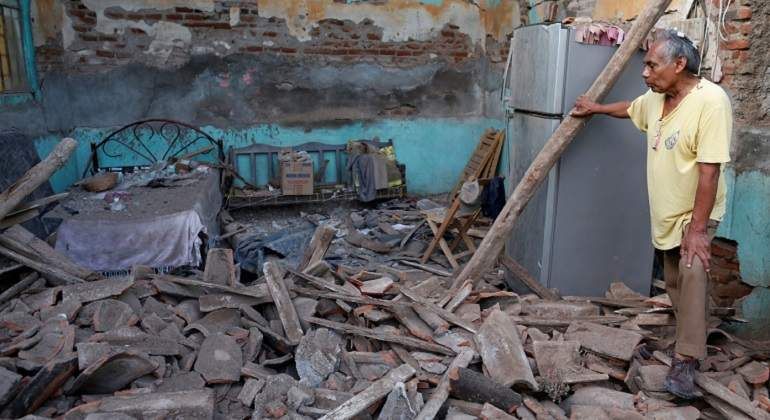 "¿Y ahora qué?", preguntan los que perdieron todo en sismo de México