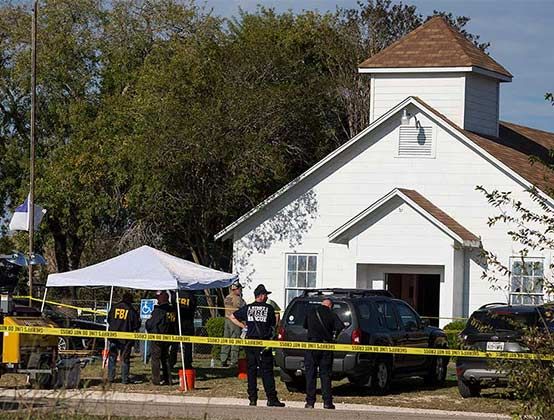 Confirman 26 muertos por tiroteo en iglesia bautista de Texas