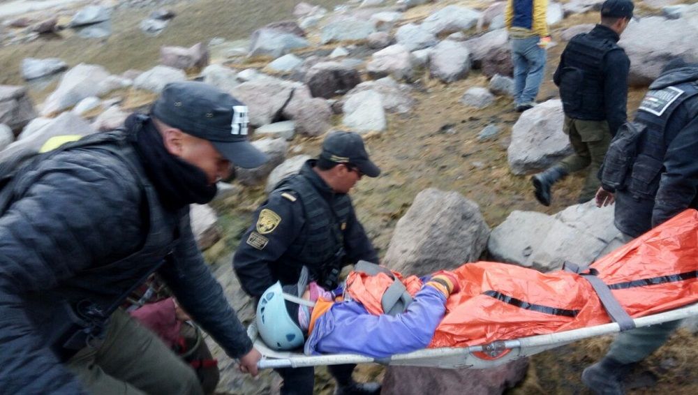 Rescatan a una mujer lesionada en el Nevado de Toluca