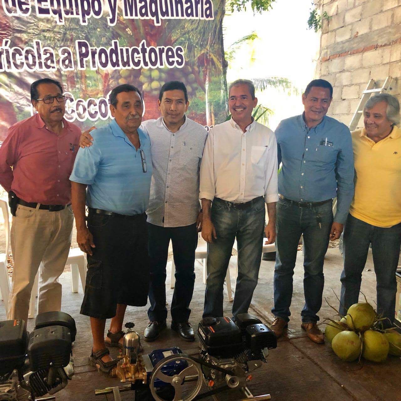 Surten efecto gestiones de Manolo Acosta y llegan apoyos para productores del campo en Tecpan 