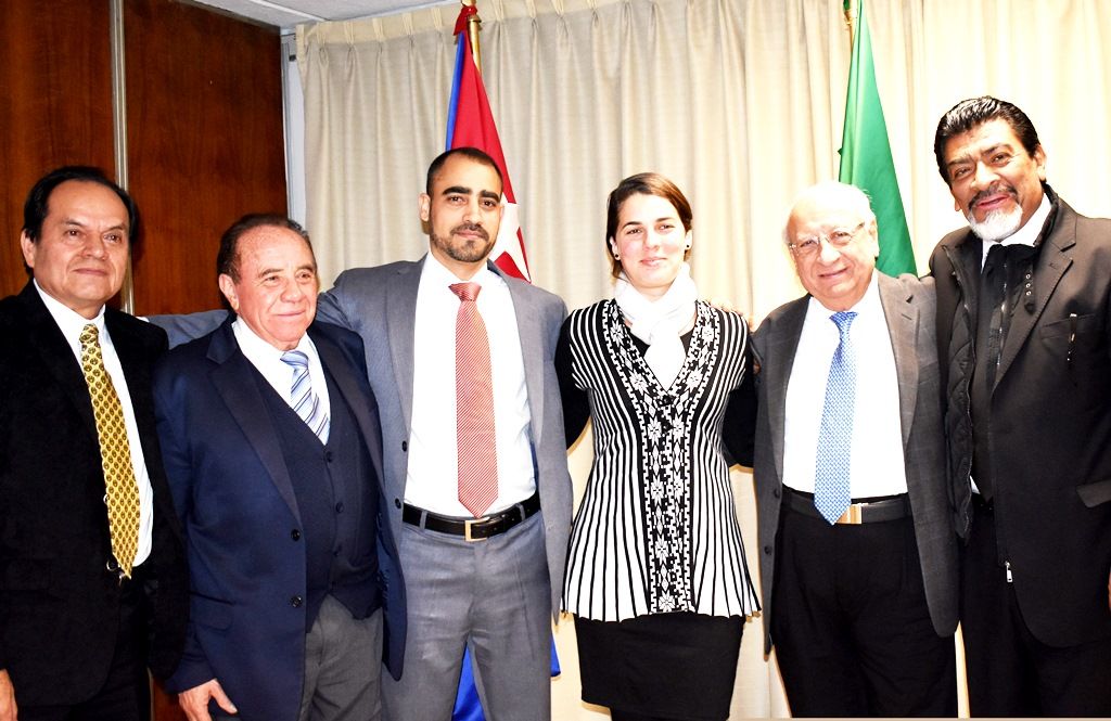 Reunión en la Embajada de Cuba