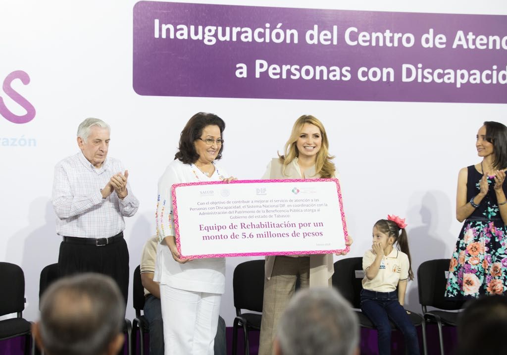 Inaugura Angélica Rivera de Peña innovador centro de atención
 para personas con discapacidad auditiva