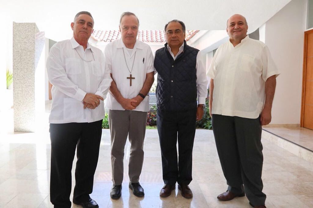 Se reúnen Astudillo, el arzobispo y el obispo por el asesinato de los sacerdotes en Taxco