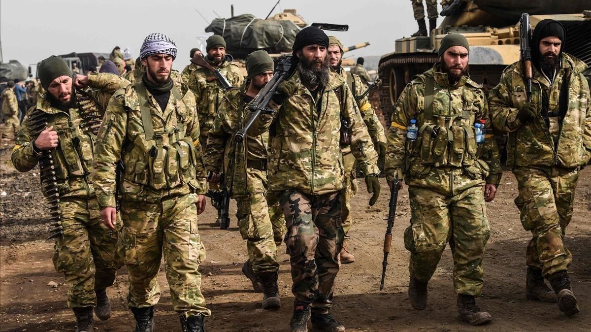 Turquía intensifica sus ataques contra las fuerzas sirias en Afrin.