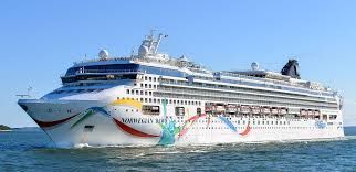 Arriban a Acapulco 3 mil 300 turistas y tripulantes del Cruise Norwegian Star