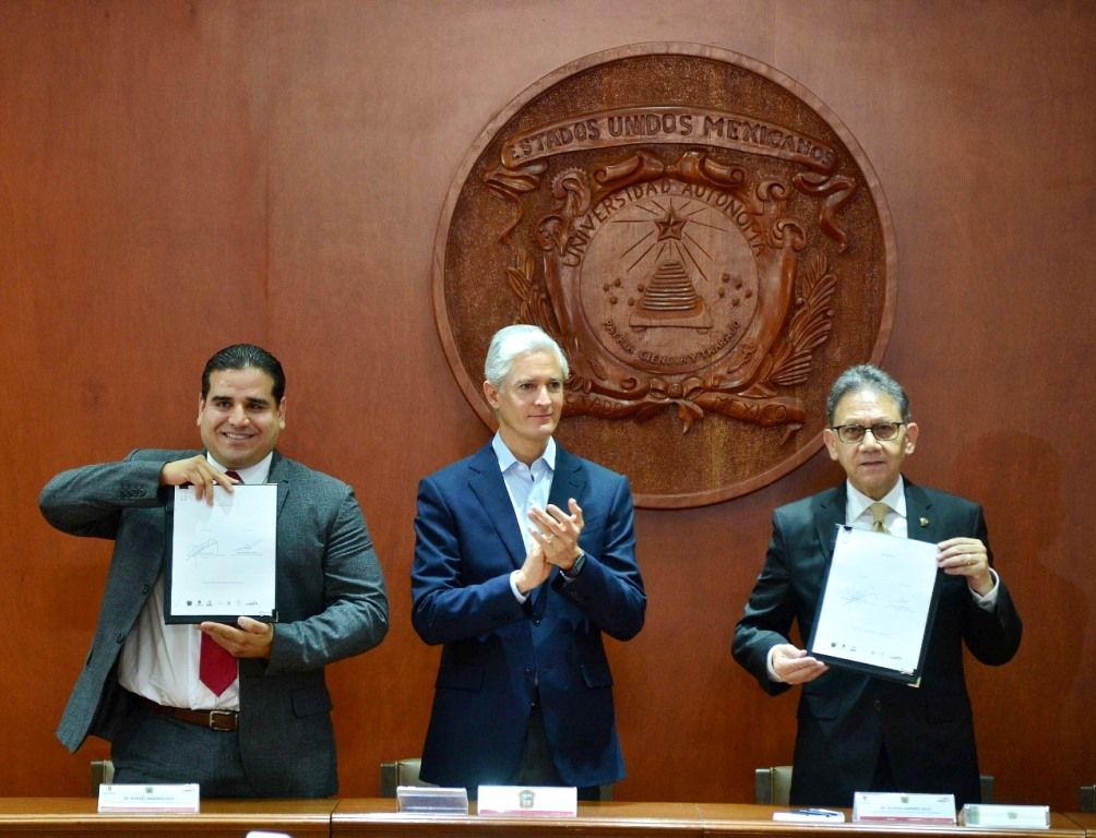 Atestigua Alfredo del Mazo la firma de la Convocatoria para la Universiada Nacional 2018