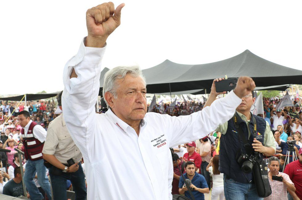 Celebra AMLO respuesta de Peña Nieto ante envío de tropas de EU a frontera