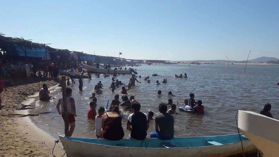 Sigue la buena afluencia de turistas en las playas de la región Costa Chica