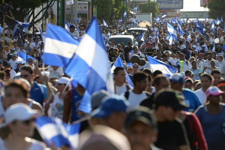 Finaliza marcha y los estudiantes exigen la renuncia de Daniel Ortega