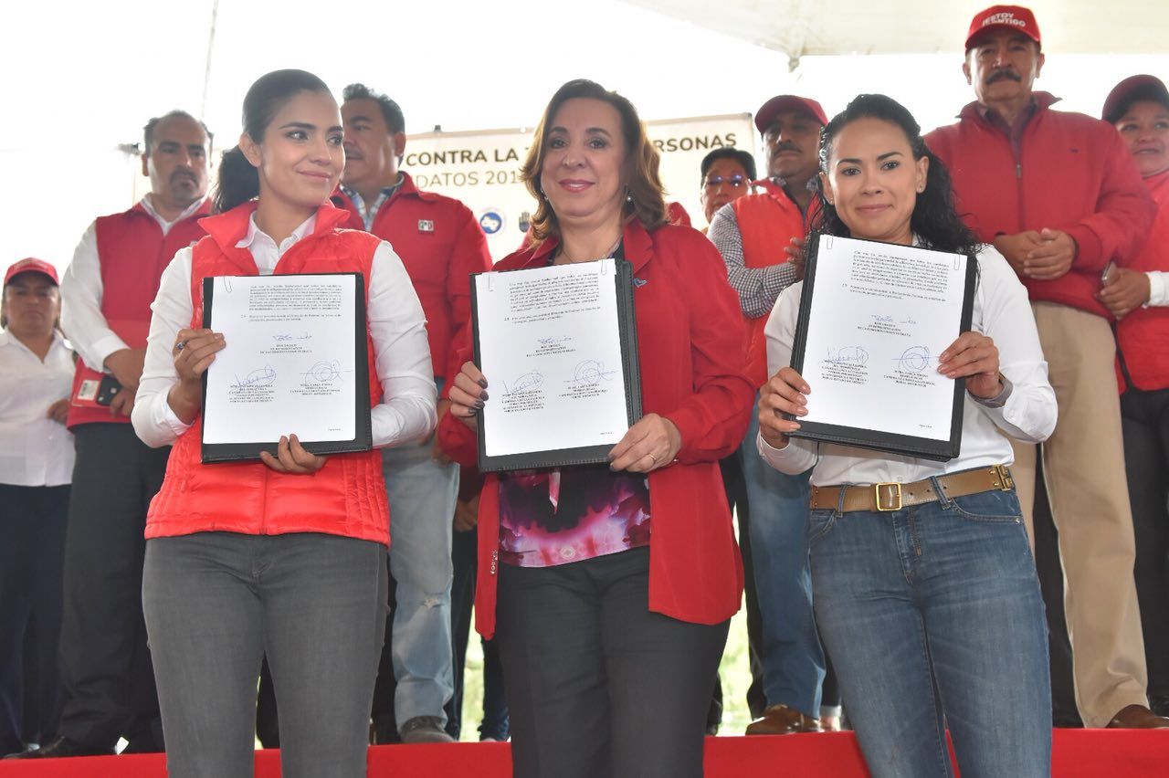 Firman Alejandra del Moral y Carla Morell convenio contra trata de personas en Edomex