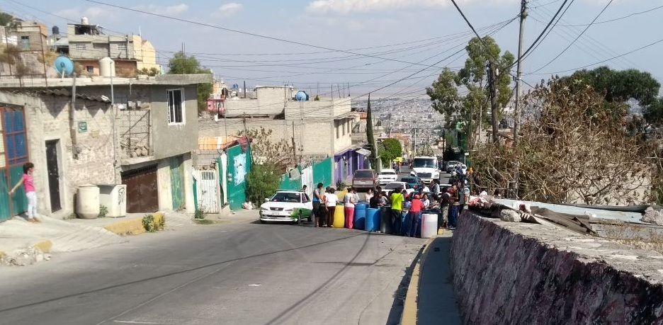 Desesperados, habitantes de Ecatepec revelan que darán voto a candidato que les resuelva el problema del agua