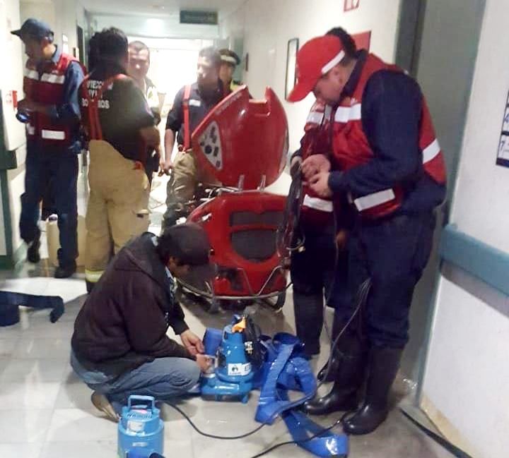 El agua afectó al Hospital Materno Infantil de Chimalhuacán