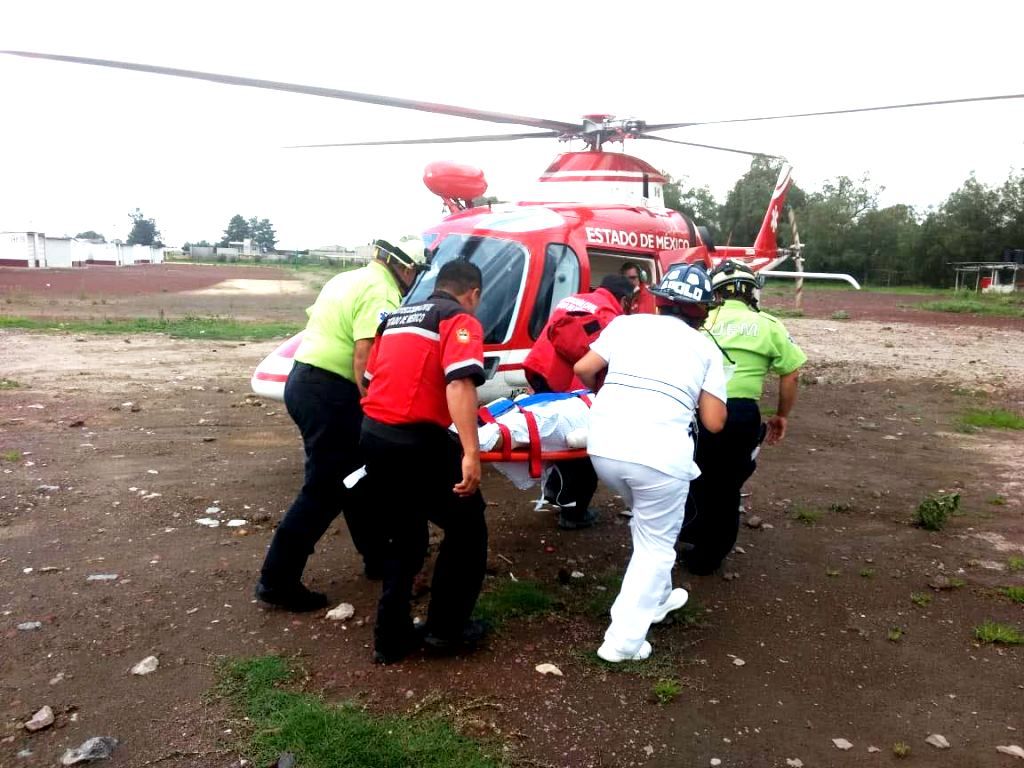 Trasladan heridos al hospital regional de alta especialidad